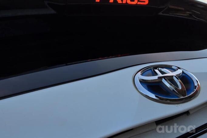 Toyota Prius 3 generation [restyling] Hatchback
