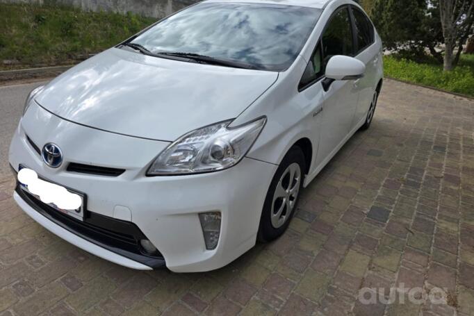 Toyota Prius 3 generation [restyling] Hatchback