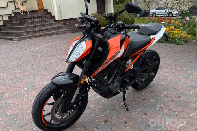 KTM Duke