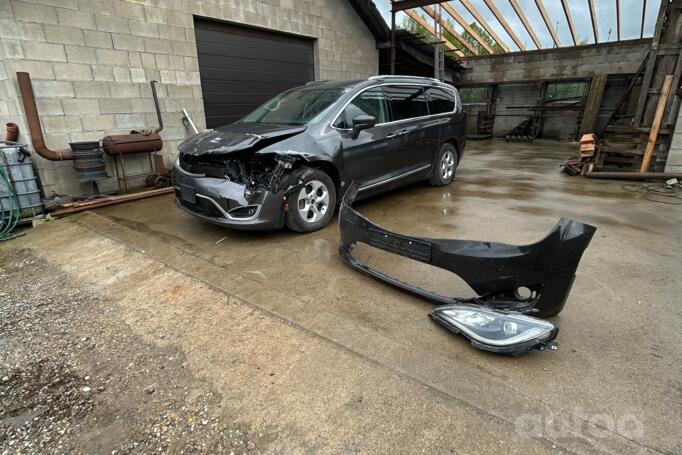 Chrysler Pacifica 2 generation Minivan
