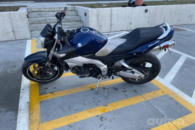 Suzuki GSR 600