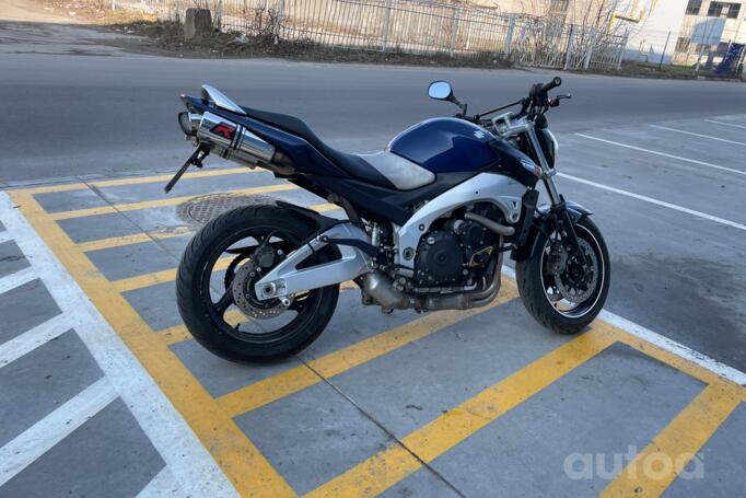 Suzuki GSR 600