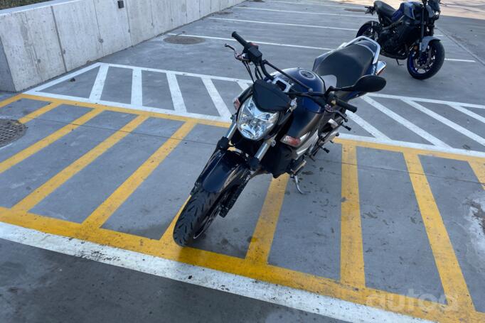 Suzuki GSR 600