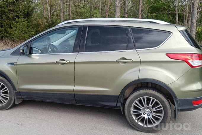 Ford Kuga 2 generation Crossover
