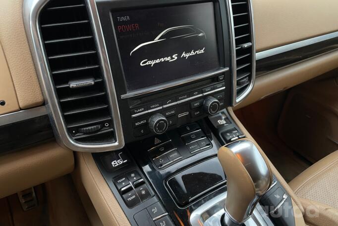 Porsche Cayenne 958 Crossover