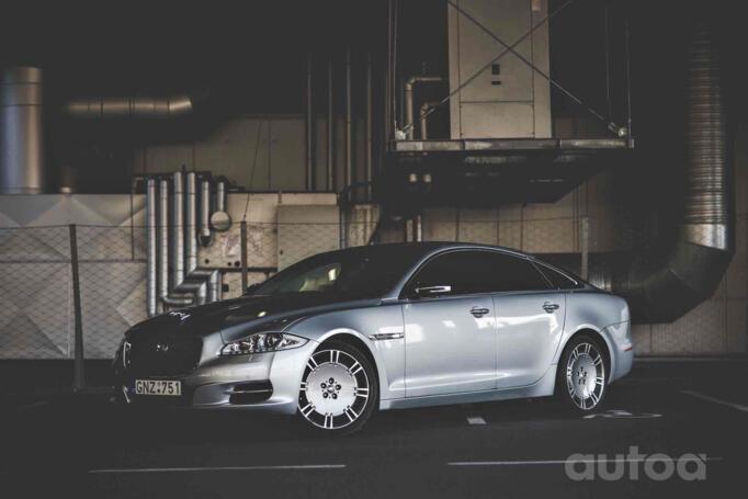 Jaguar XJ