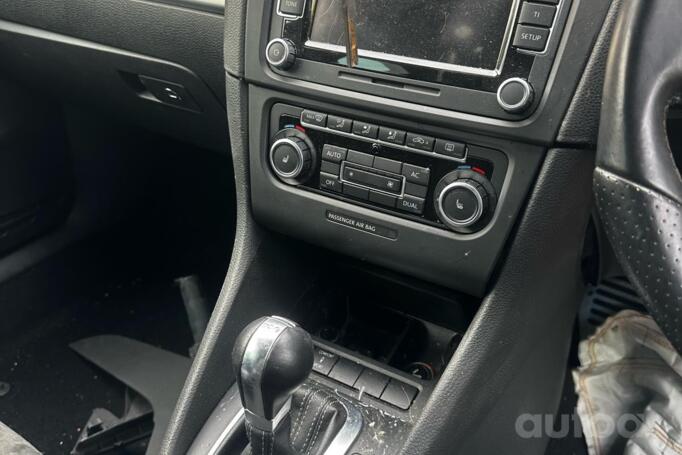 Volkswagen Golf 6 generation R hatchback 5-doors