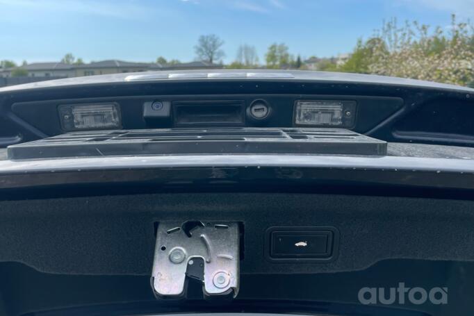 Audi A8 D4/4H Sedan