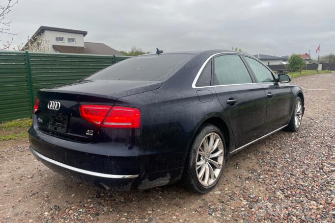 Audi A8 D4/4H Sedan
