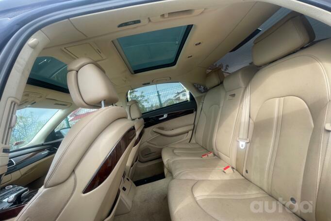 Audi A8 D4/4H Sedan