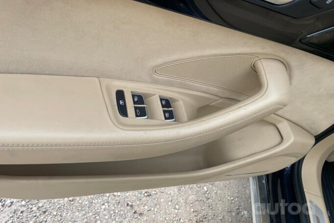 Audi A8 D4/4H Sedan