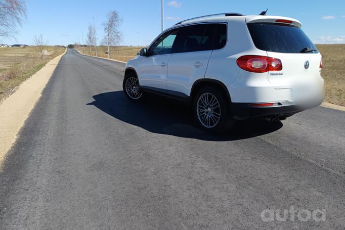 Volkswagen Tiguan 1 generation Crossover