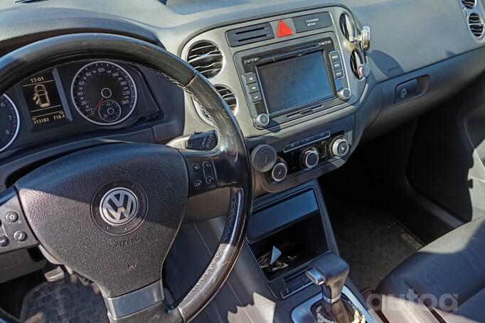 Volkswagen Tiguan 1 generation Crossover