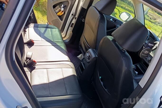 Volkswagen Tiguan 1 generation Crossover