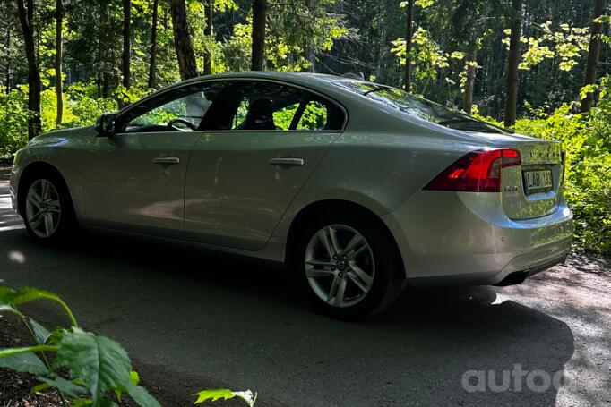 Volvo S60 2 generation [restyling] Sedan 4-doors