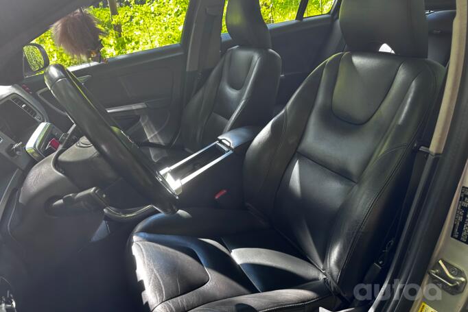 Volvo S60 2 generation [restyling] Sedan 4-doors