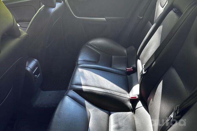Volvo S60 2 generation [restyling] Sedan 4-doors