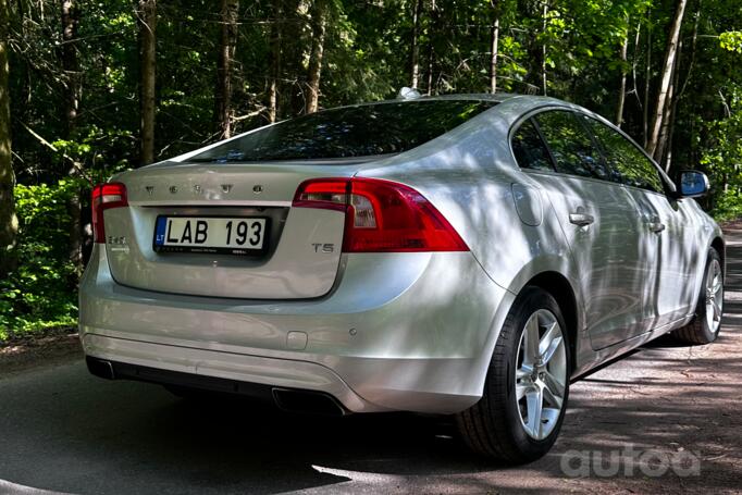 Volvo S60 2 generation [restyling] Sedan 4-doors