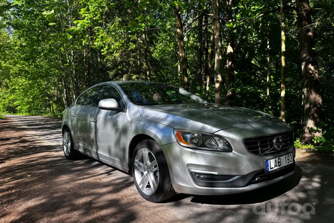 Volvo S60 2 generation [restyling] Sedan 4-doors