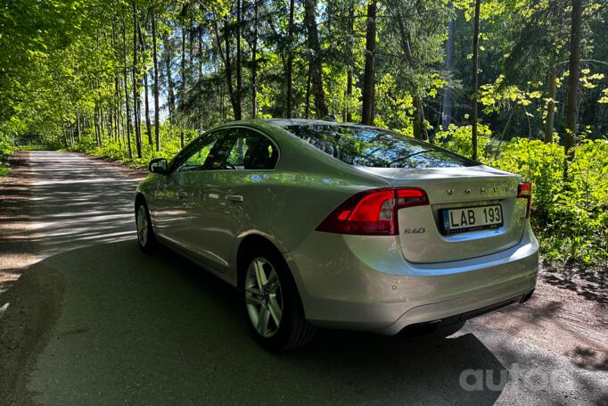 Volvo S60 2 generation [restyling] Sedan 4-doors