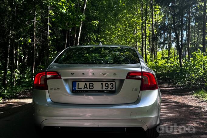 Volvo S60 2 generation [restyling] Sedan 4-doors