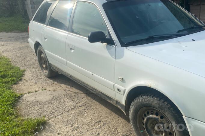 Audi A6 A4/C4 wagon