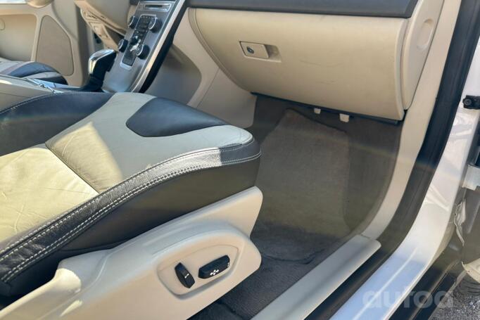 Volvo XC60 1 generation Crossover