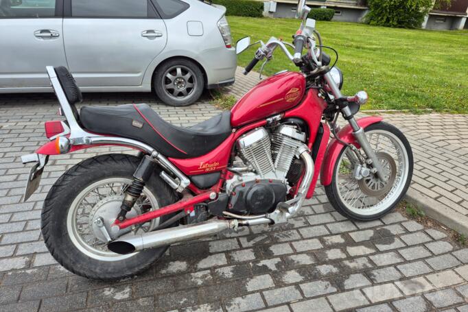 Suzuki Intruder