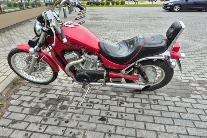 Suzuki Intruder