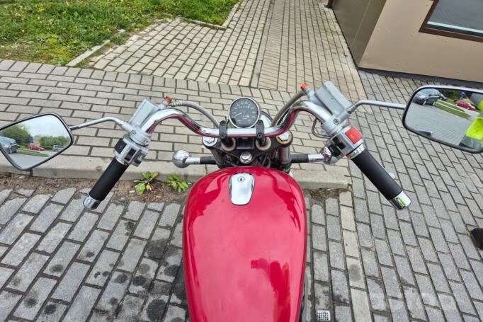 Suzuki Intruder