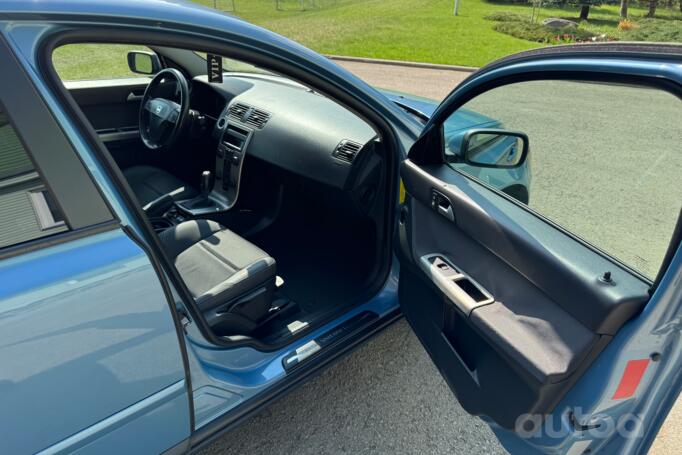 Volvo S40 2 generation Sedan