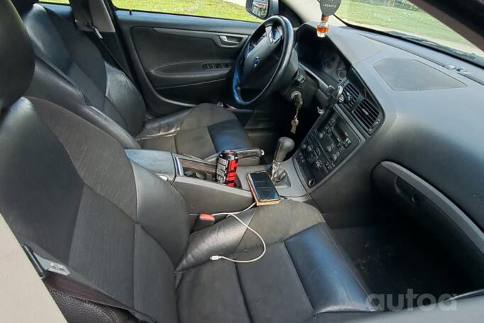 Volvo V70 2 generation [restyling] wagon 5-doors