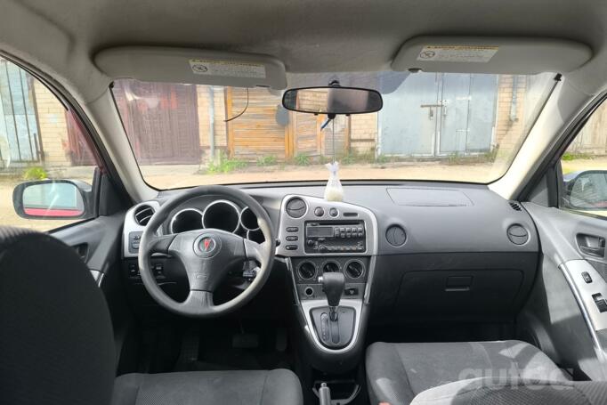 Pontiac Vibe 1 generation Hatchback