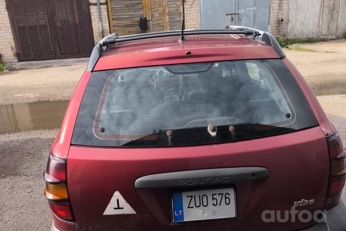 Pontiac Vibe 1 generation Hatchback