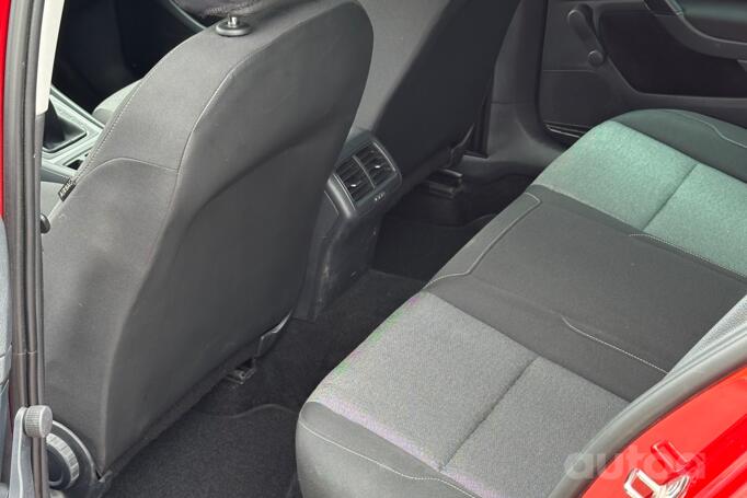 Volkswagen Golf 7 generation Hatchback 5-doors