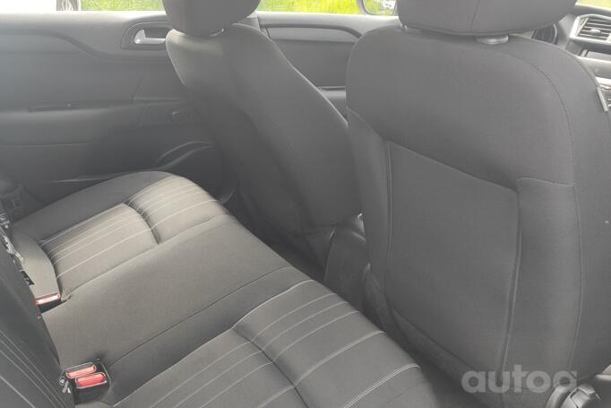 Citroen C4 2 generation Hatchback