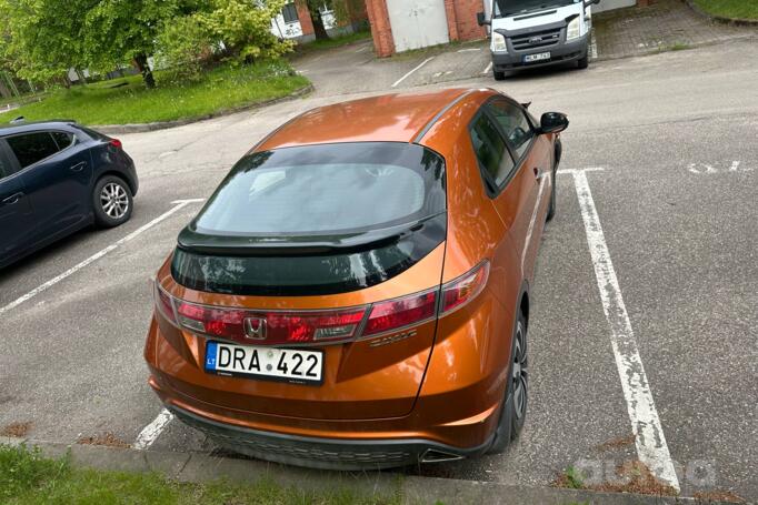 Honda Civic 8 generation Hatchback 5-doors