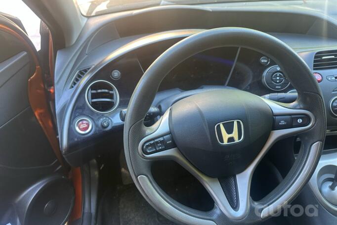 Honda Civic 8 generation Hatchback 5-doors