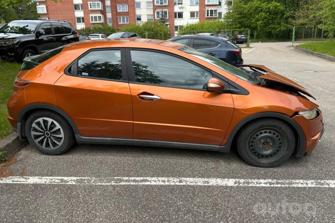 Honda Civic 8 generation Hatchback 5-doors