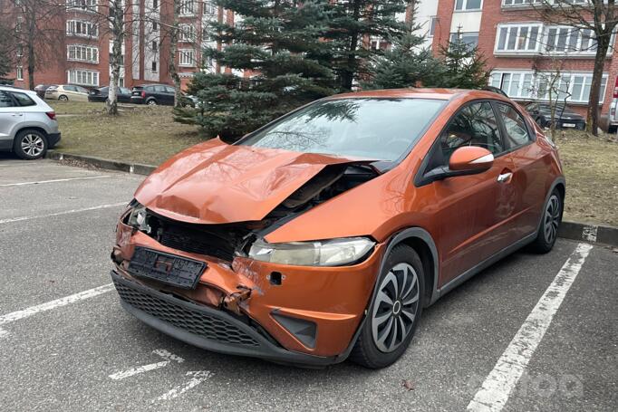 Honda Civic 8 generation Hatchback 5-doors