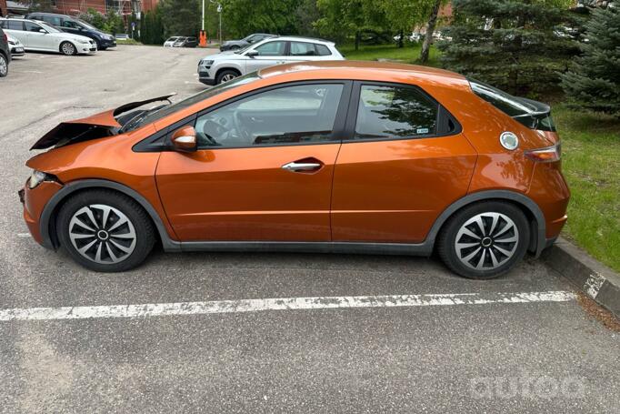 Honda Civic 8 generation Hatchback 5-doors