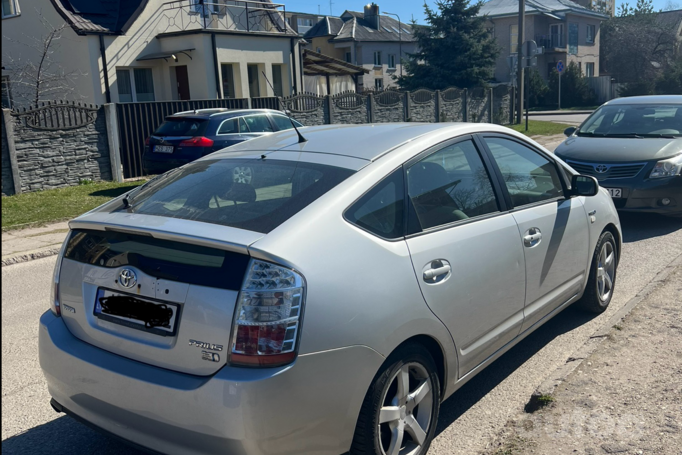 Toyota Prius 2 generation Hatchback