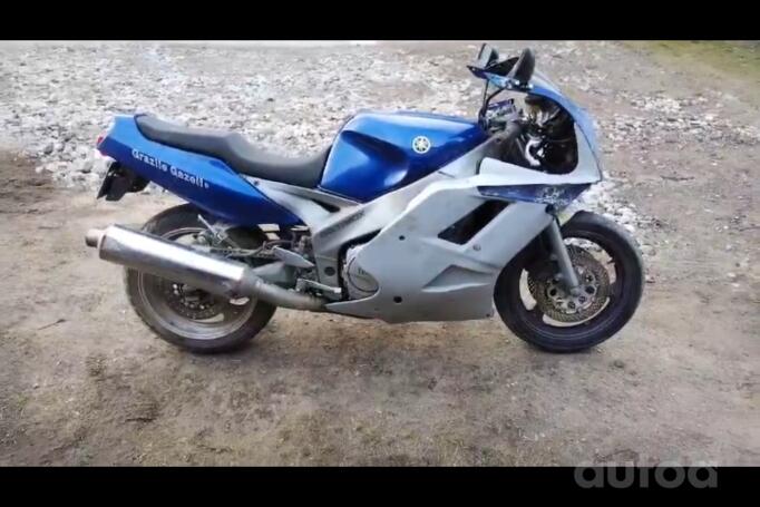 Yamaha FZR