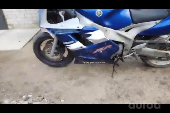 Yamaha FZR