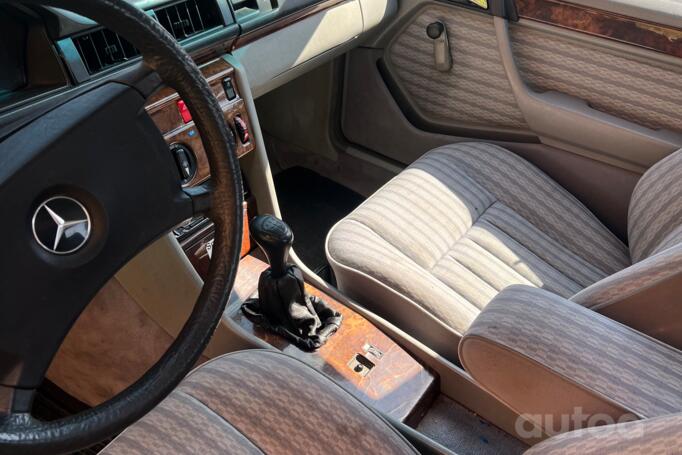 Mercedes-Benz W124 1 generation