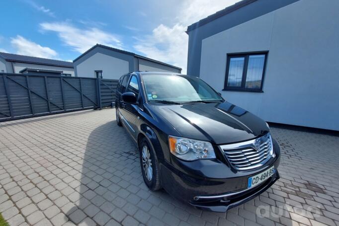 Lancia Voyager [restyling]
