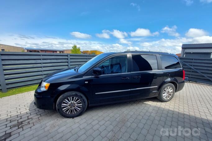 Lancia Voyager [restyling]
