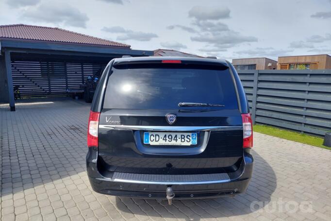 Lancia Voyager [restyling]