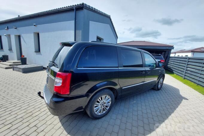 Lancia Voyager [restyling]
