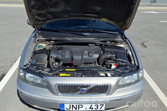 Volvo V70 2 generation wagon